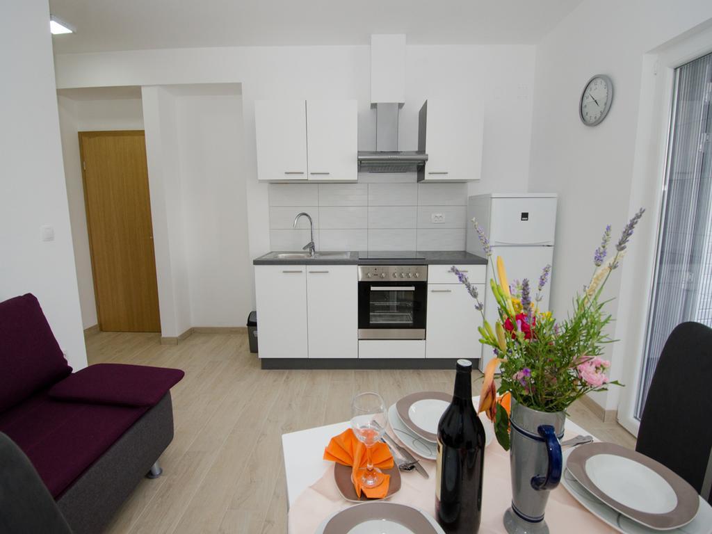 Apartments Vesela Janjina Eksteriør billede